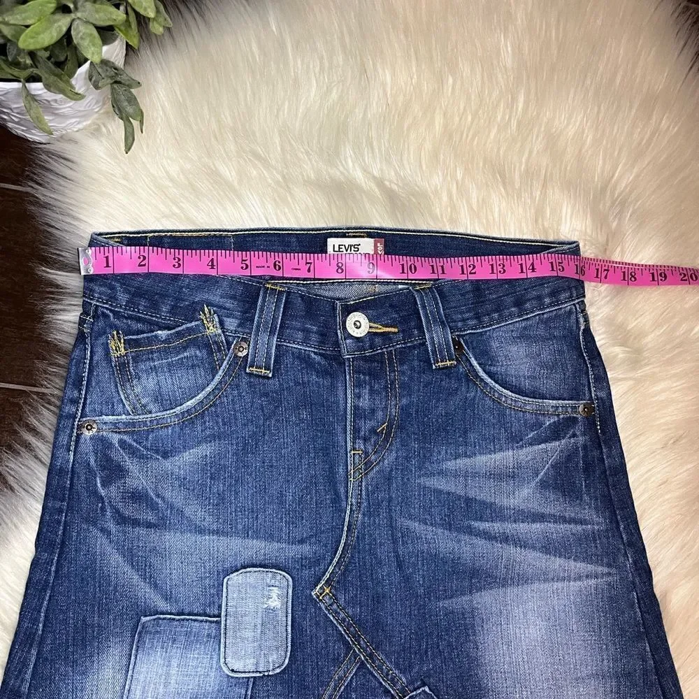Levi’s asymmetrical vent distressed/patch works denim skirt sz 3